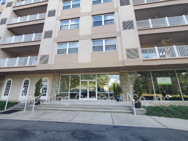 Building Photo - 3415 West End Ave