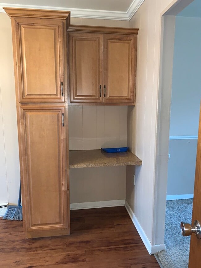 Building Photo - Available June 1st | 2 Bedroom Townhouse