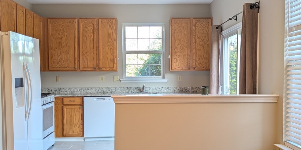Building Photo - 441 Nottingham Ln