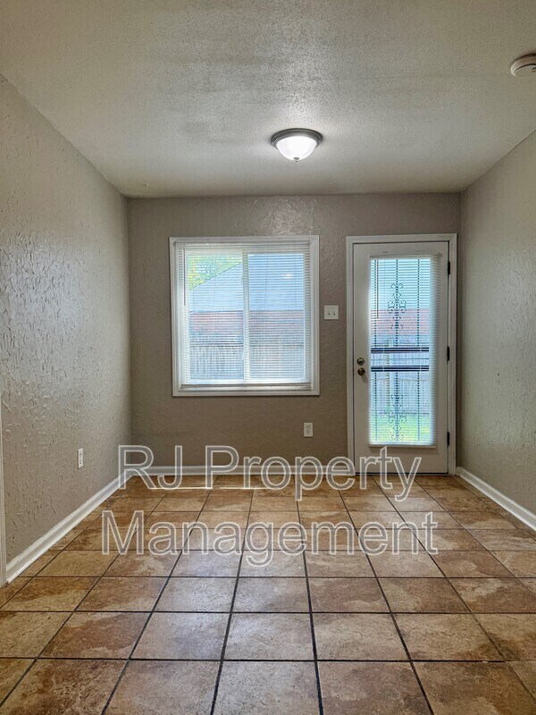 Building Photo - 5368 Scottsdale Ave