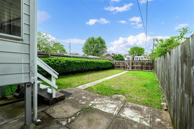 Building Photo - 4427 Neosho St