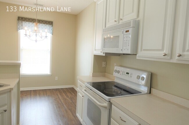 Building Photo - 133 Marshland Ln