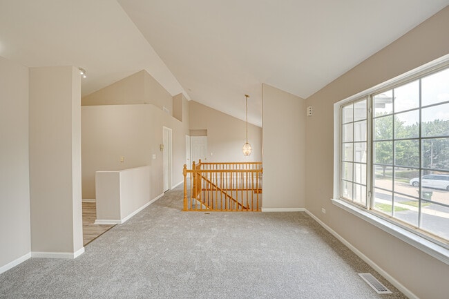 Building Photo - 3399 Ravinia Cir
