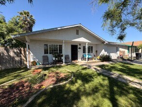 Building Photo - Updated 3 Bedroom Home in Hanford