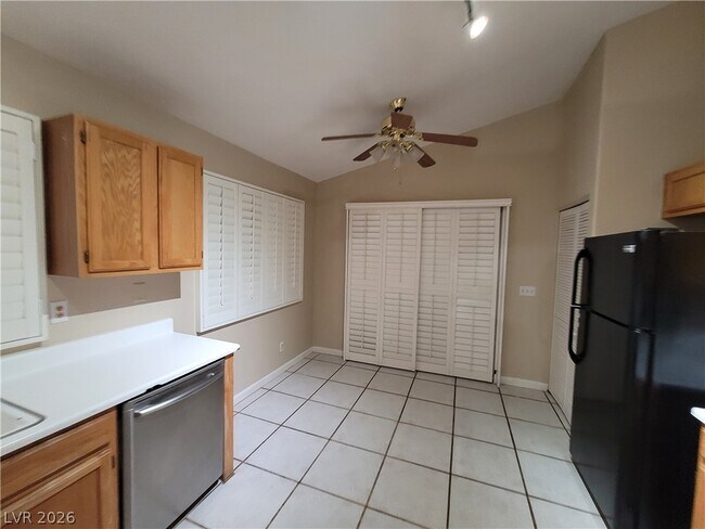 Building Photo - 2458 Color Canyon Way