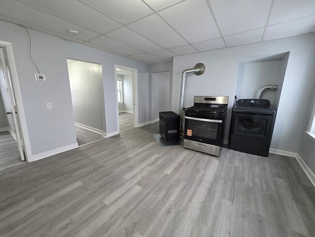 Building Photo - 39 Harlem St