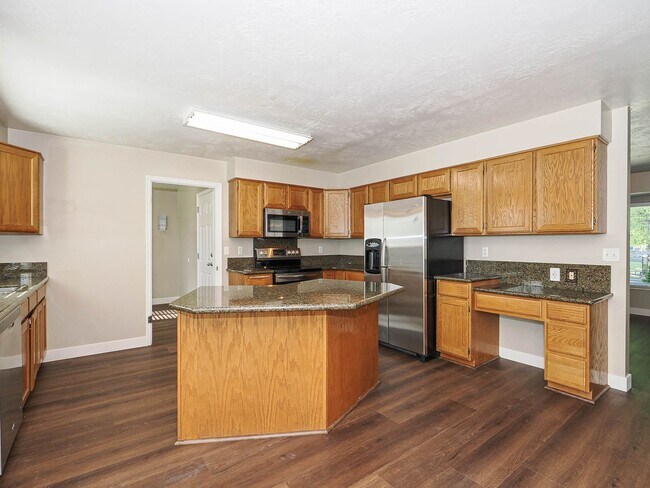 Building Photo - Beautiful House in West Jordan
