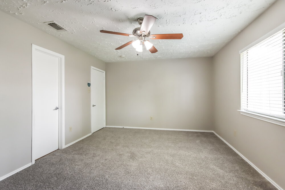 Building Photo - 10618 Plum Lake Dr