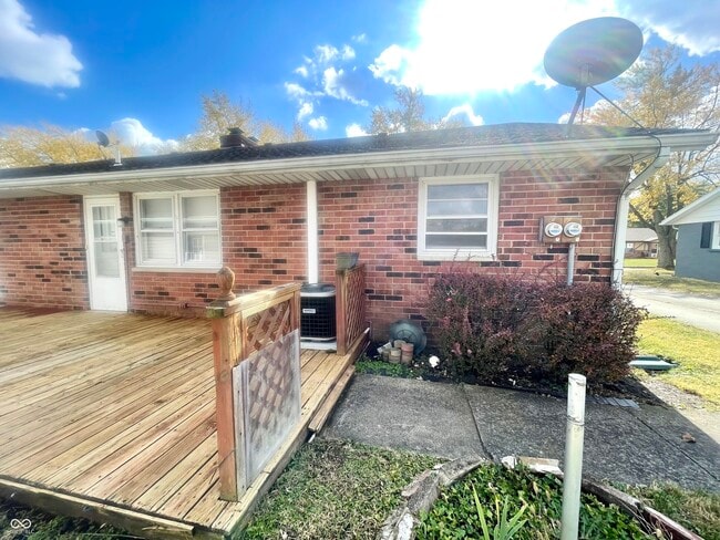 Building Photo - 3110 W Cypress Dr