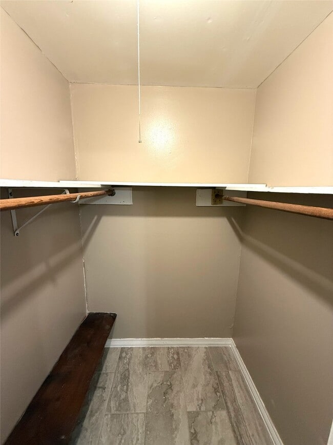 Building Photo - 2320 14th Ave N