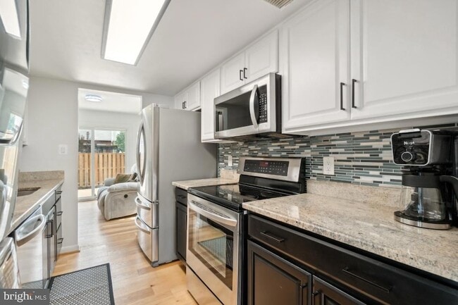 Building Photo - 2400 Kilpatrick Pl