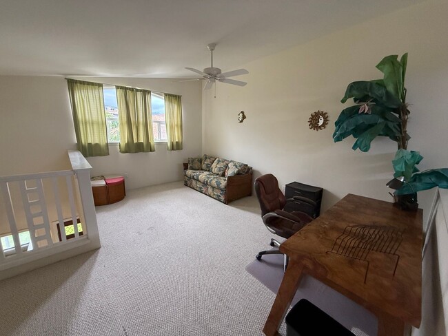 Building Photo - 2 Bedroom, 2 Bath with Full Loft in Alii C...