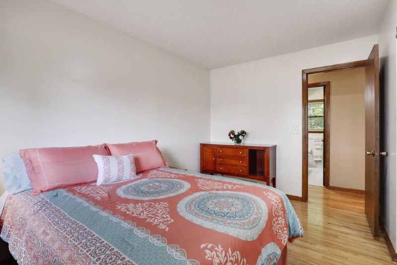 Building Photo - 656 17th Ave NW