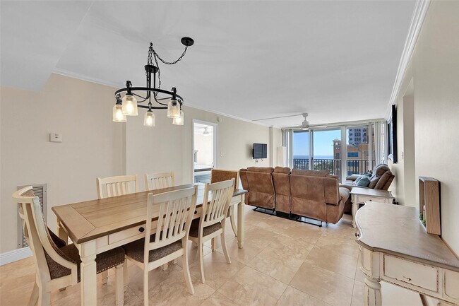 Building Photo - 525 N Ocean Blvd