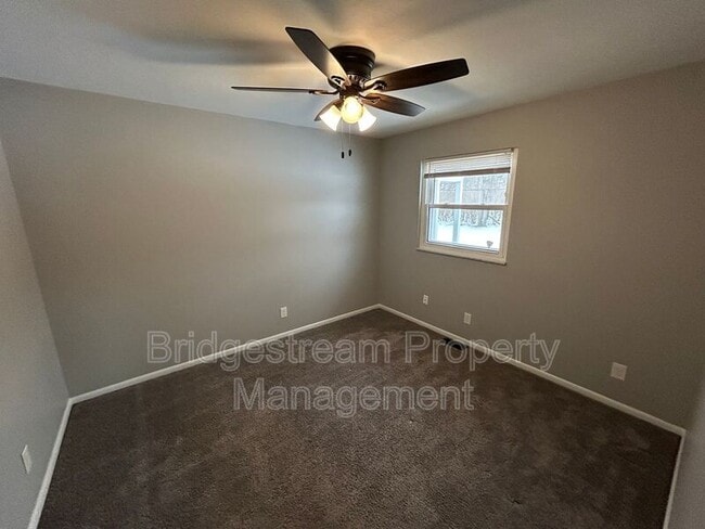 Building Photo - 5713 Daphne Ln