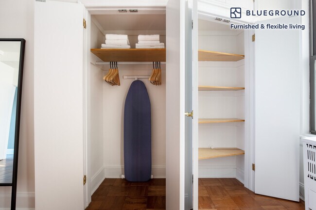 Building Photo - 952 5th Ave