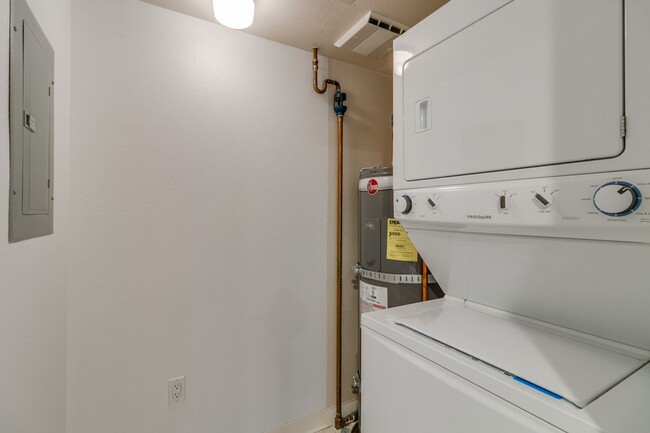 Building Photo - 550 Ortega Ave Apt B421 Awesome Penthouse ...