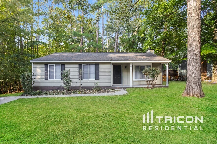 Primary Photo - 201 Raintree Dr