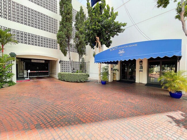 Building Photo - Pet Friendly Furnished Waikiki Studio with Central A/C and Parking. Utilities Included in Rent.