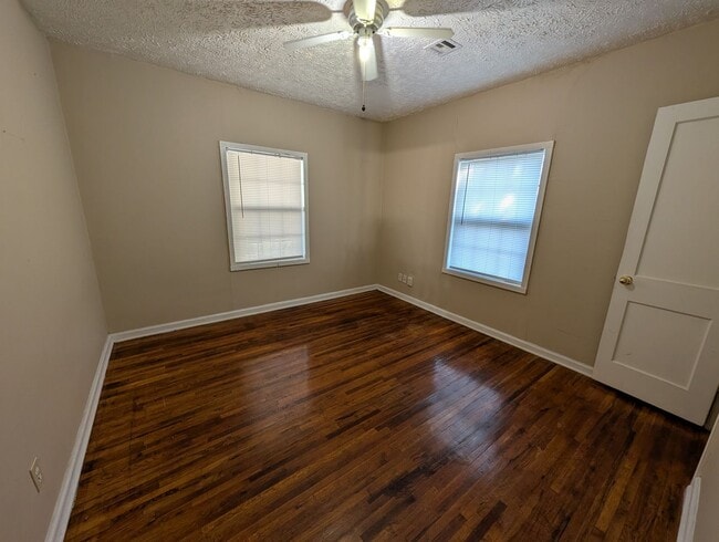 Building Photo - 3 Bedroom House in Pryor