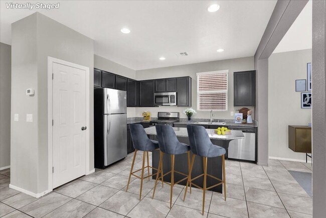 Building Photo - Immaculate 3 Bed / 2.5 Bath Home for Lease...