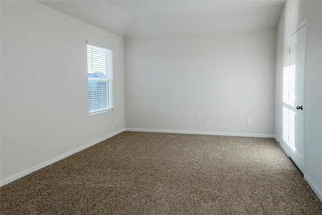 Building Photo - 401 Abbey Ln