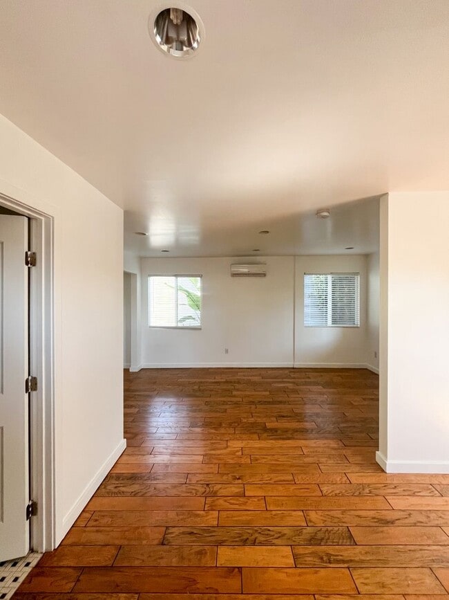 Building Photo - 3425 Alice St