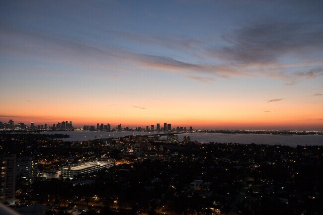 Building Photo - 4401 Collins Ave