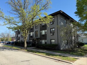 Building Photo - 7202 Adams St