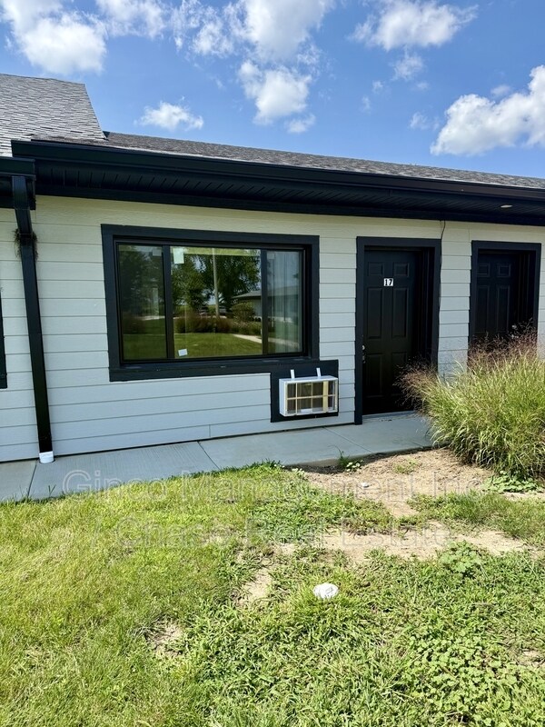 Building Photo - 29837 IL-50