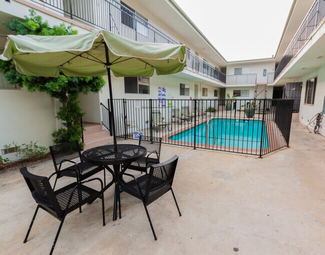 Building Photo - 2928 4th St