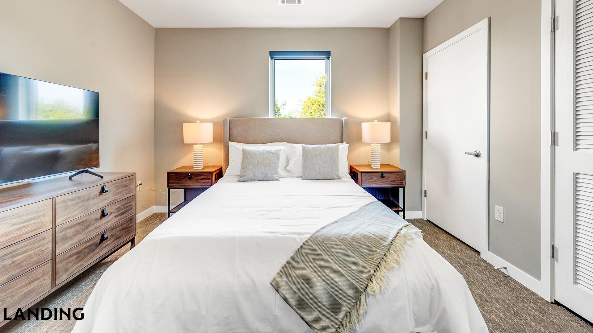 Building Photo - 5040 Linbar Dr