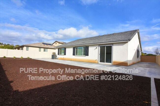 Building Photo - 32615 Cert St