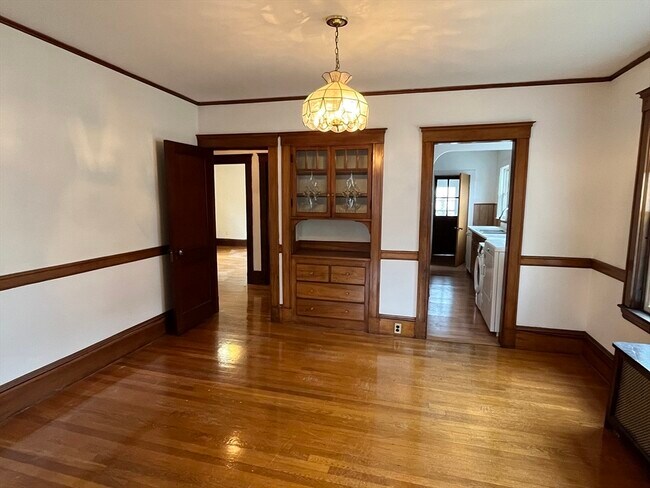 Building Photo - 15-17-17 Eddy St