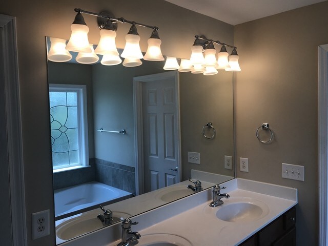 Building Photo - 811 Greenwood Crossing