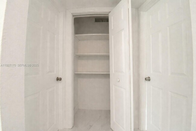 Building Photo - 14920 Garfield Dr