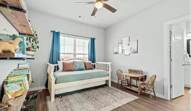 Building Photo - Come live in this brand new duplex in the heart of NWA