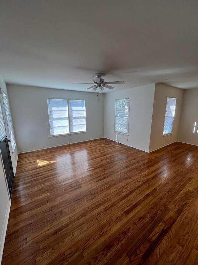 Building Photo - 100 North Ave E