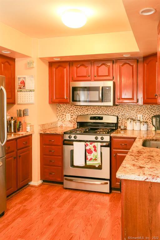 Building Photo - 431 Glenbrook Rd