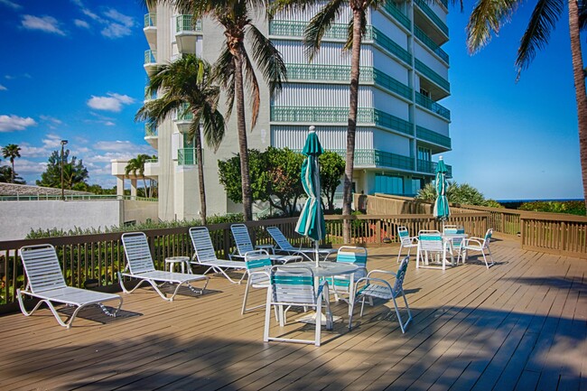 Building Photo - 8600 S Ocean Dr