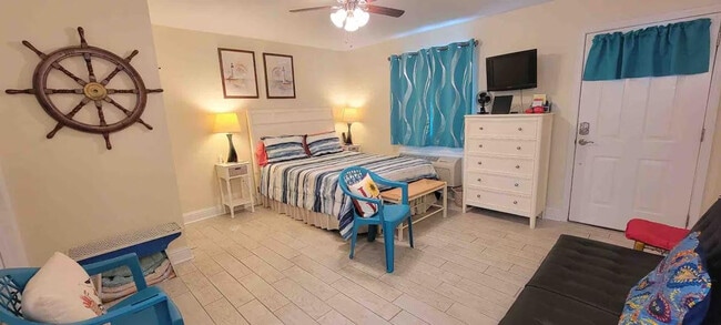 Building Photo - 1678 Beach Blvd