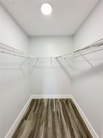 Building Photo - 3110 N Pine Island Rd