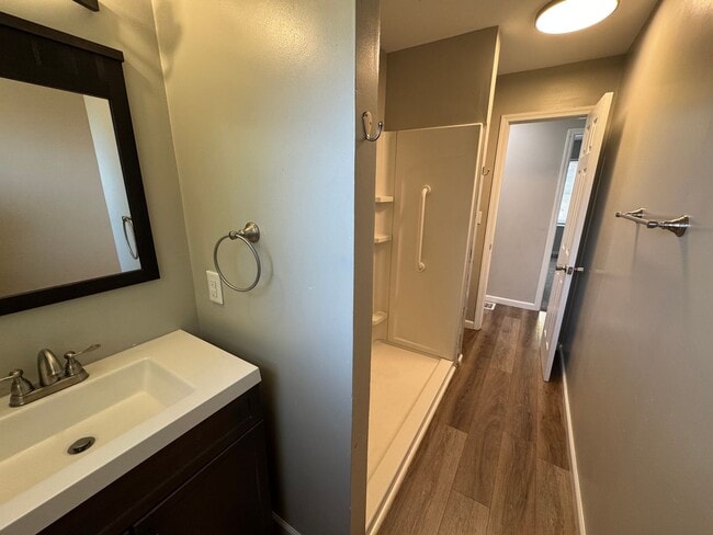 Building Photo - 3 Bedroom 2 Bath house in Bettendorf