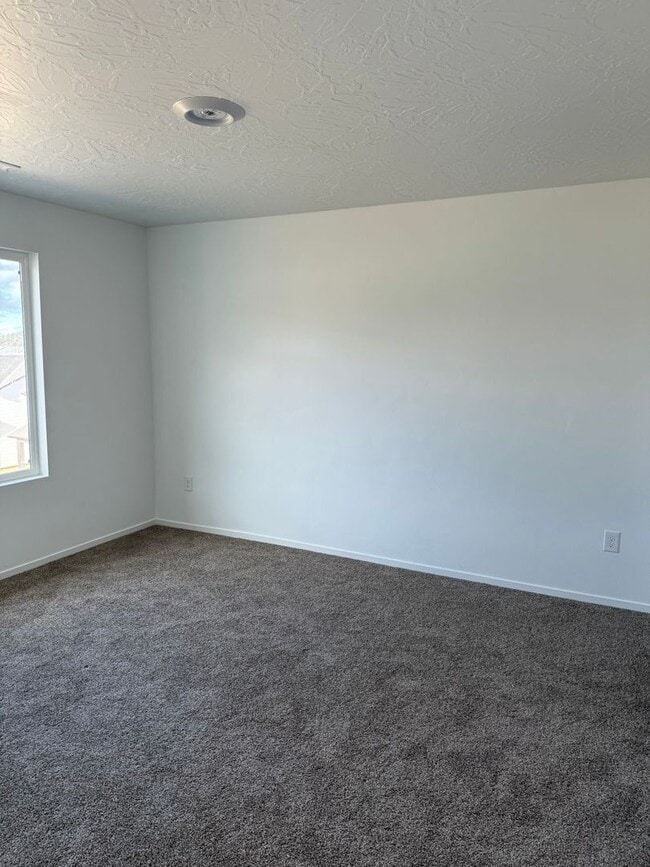 Building Photo - 2958 W Graham Lp