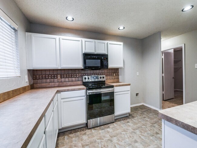 Building Photo - 632 Condor Trail