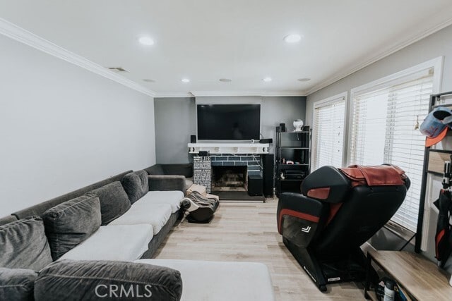 Building Photo - 2438 Emerson Dr