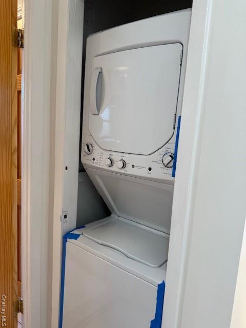 Building Photo - 166-19 25th Ave