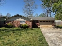 Building Photo - 328 Rodric Dr