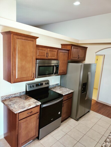 Building Photo - 2310 Cliffmoor Ln