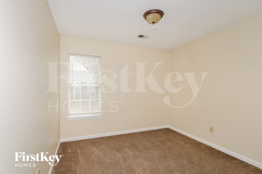 Building Photo - 3926 Oak Branch Cir W